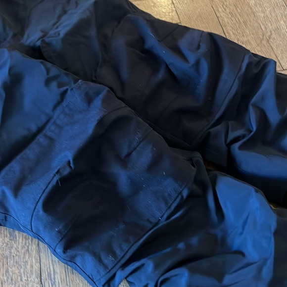 Lands End Snow Bib Size 4T in Black perfect condition worn just a few times - Picture 3 of 3